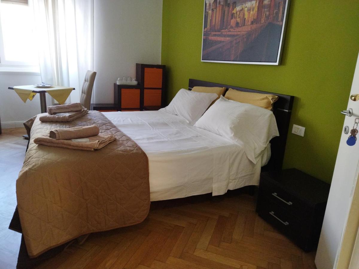 Piazza Goldoni Rooms Trieste Exterior foto