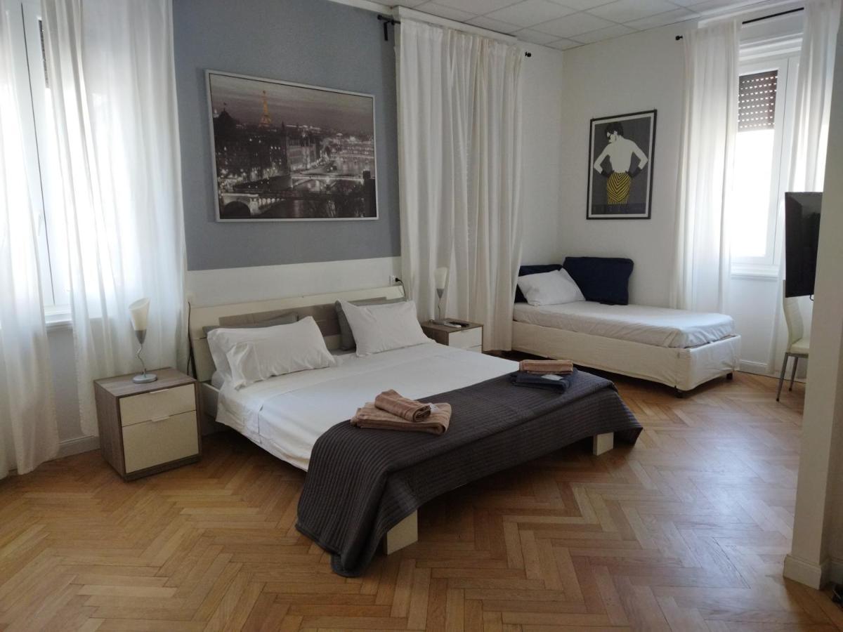 Piazza Goldoni Rooms Trieste Exterior foto
